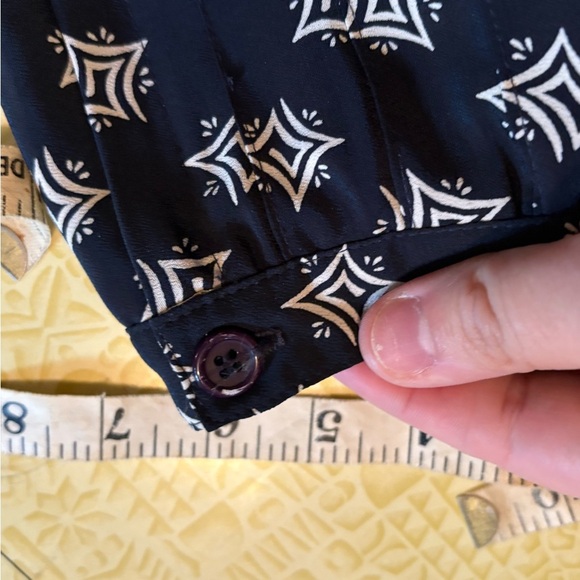 Vintage Elegant Black and White Patterned Skirt - Picture 5 of 10